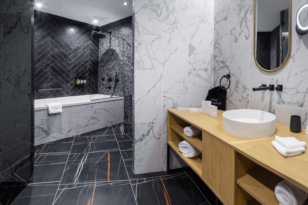 The Basilian Minsk, Curio Collection By Hilton Hotel Værelse billede